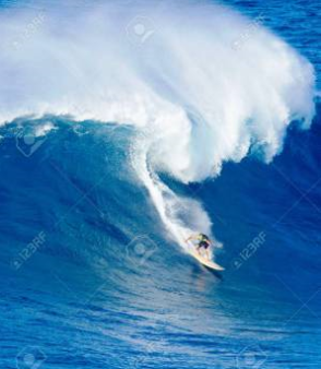 extreme-surfer- in-hawaii